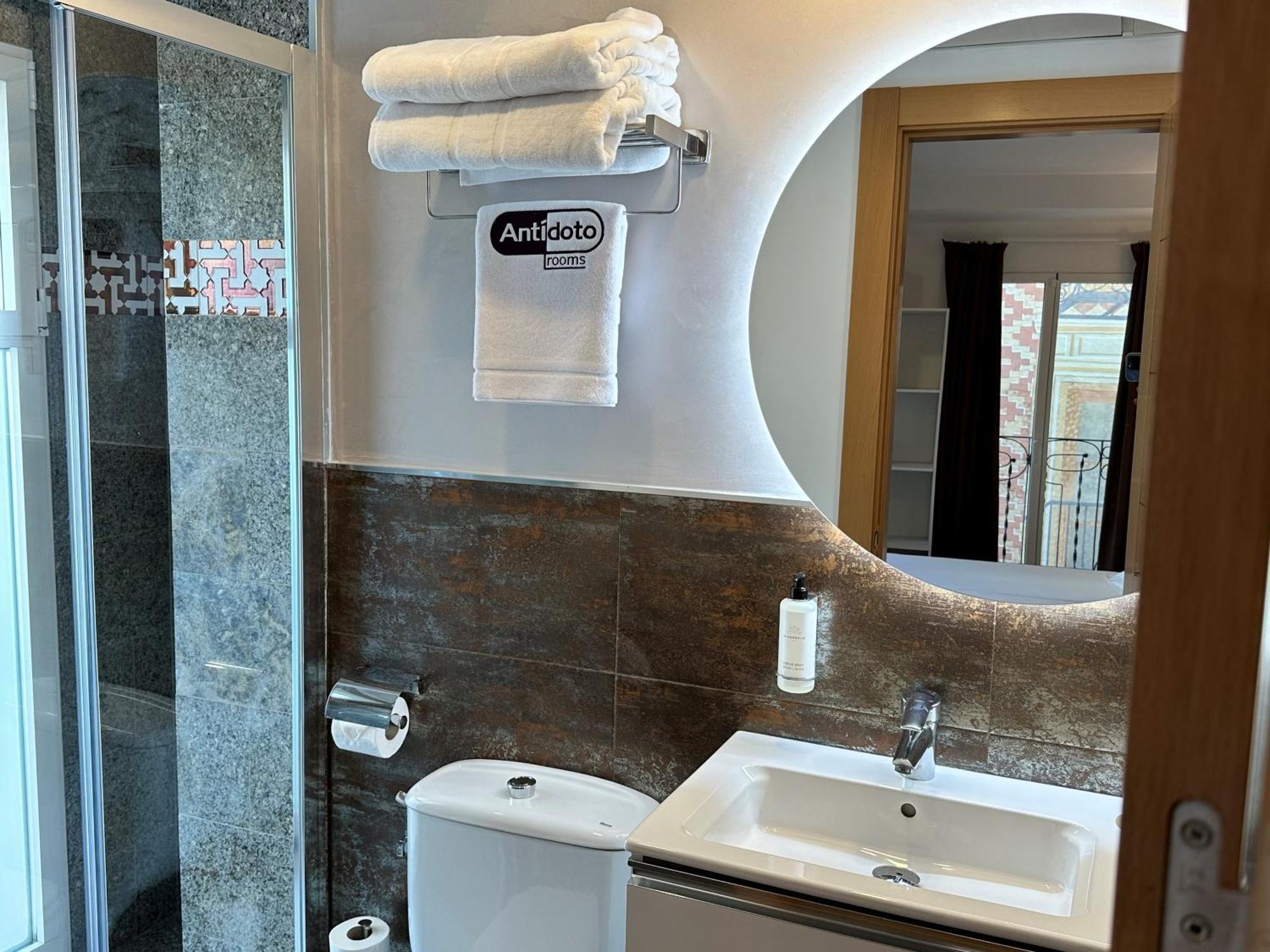 Antidoto Rooms Zocodover Check-In On Line Toledo Exterior foto